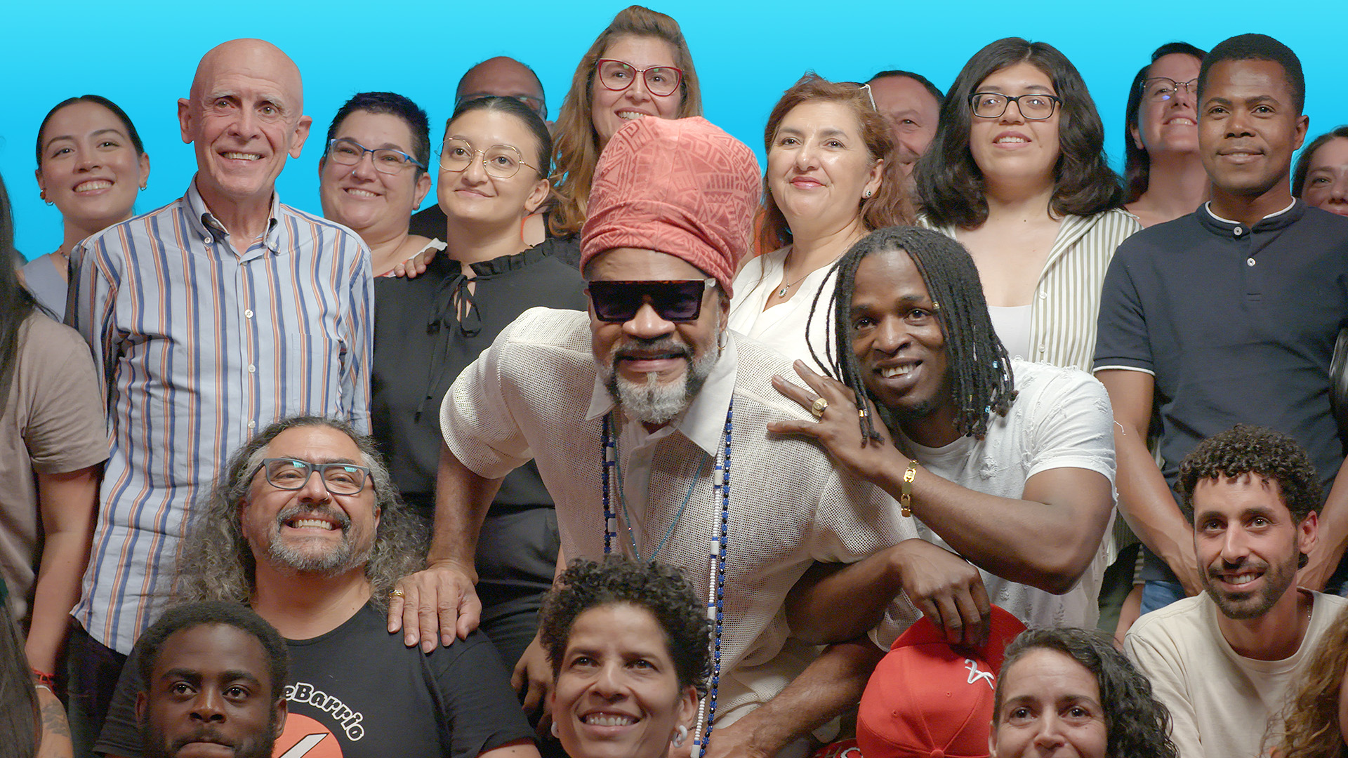 “Es necesario tener la alegría como un escudo”. Carlinhos Brown “Es necesario tener la alegría como un escudo”. Carlinhos Brown